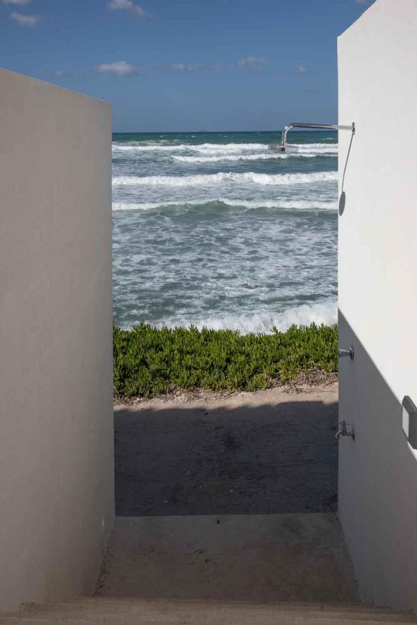 Wave, An Idyllic Seafront Suite By Nirousuites Kokkini Hani エクステリア 写真